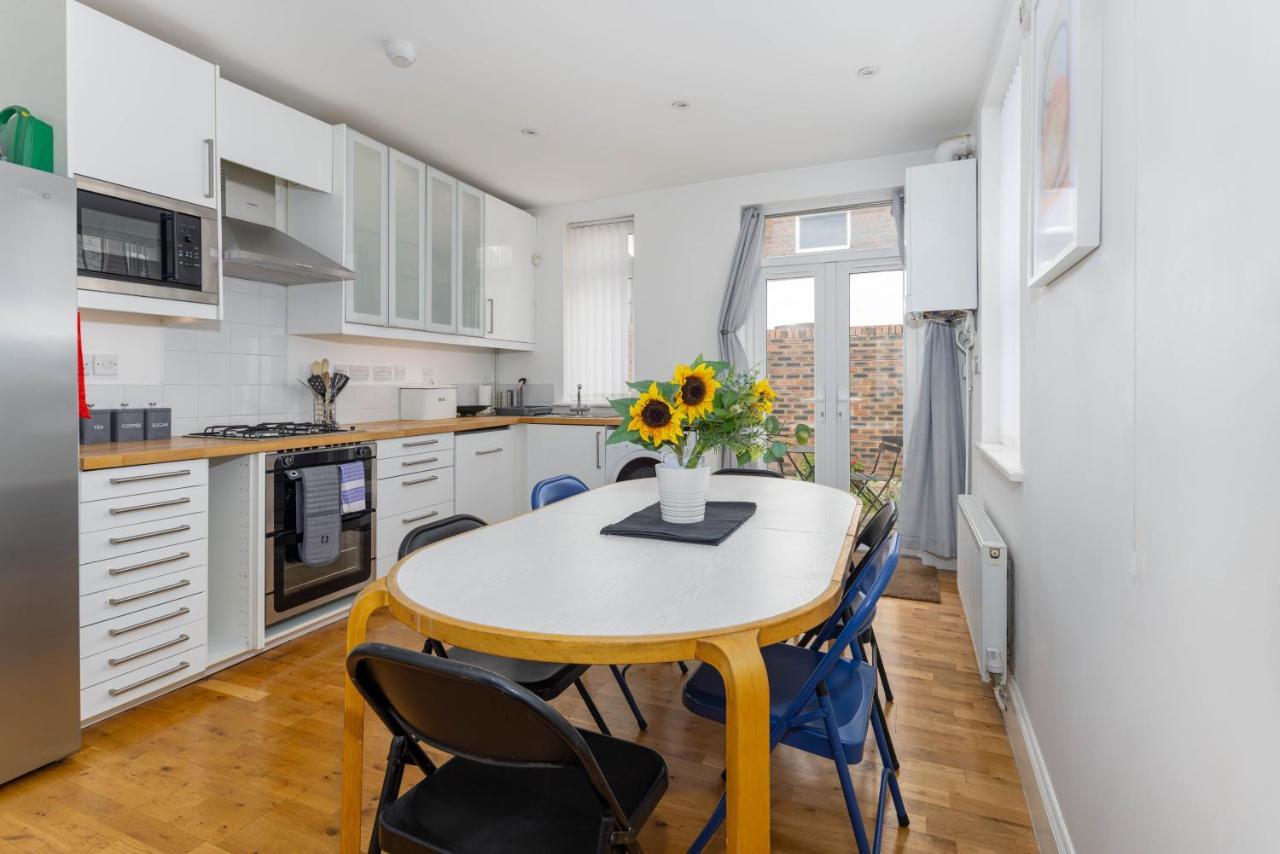 Air Host & Stay - Rockfield House - Sleeps 8 利物浦 外观 照片