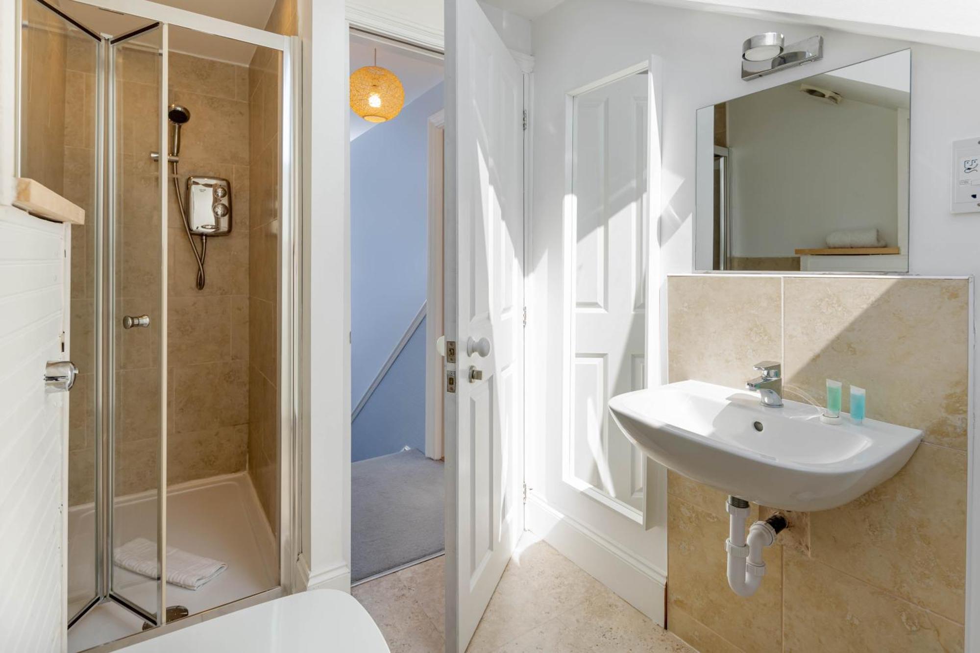 Air Host & Stay - Rockfield House - Sleeps 8 利物浦 外观 照片